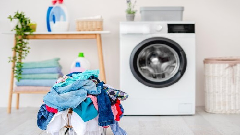 خشکشویی پایدار: از پر کردن بیش از حد ماشین لباسشویی با لباس خودداری کنید