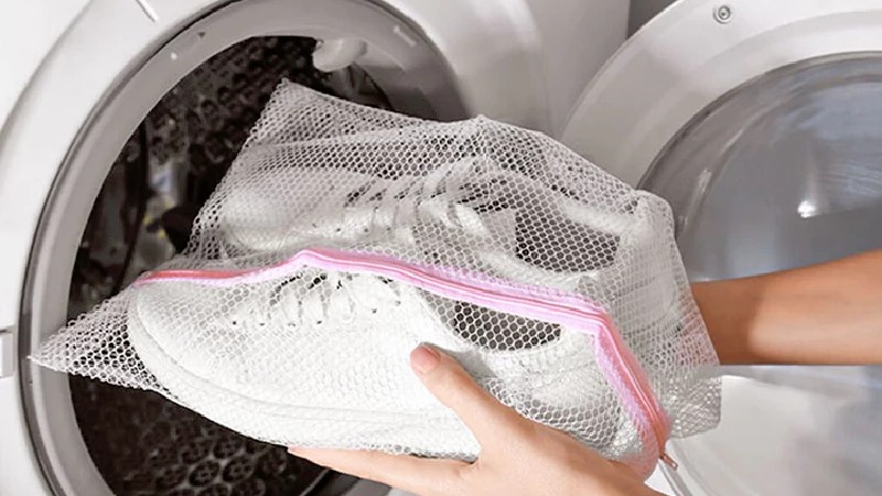 مناسب ترین برنامه برای شستن کفش با ماشین لباسشویی در خانه