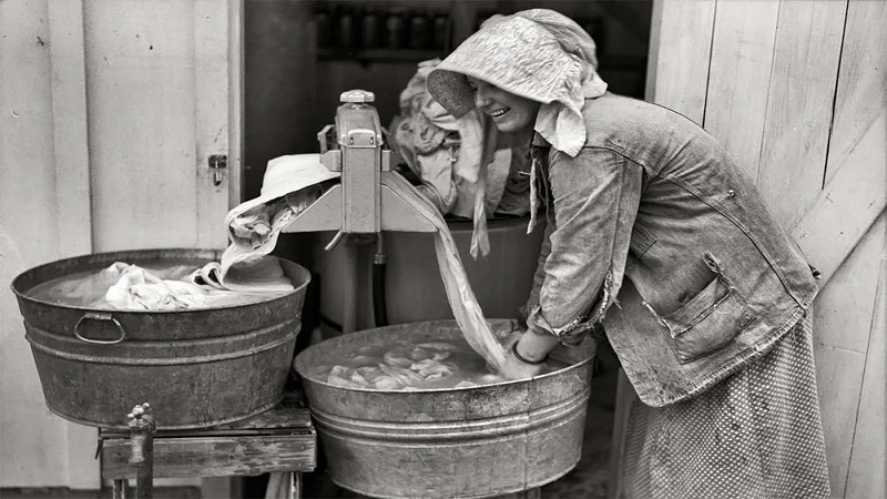 تاریخچه خشکشویی 1908 – اولین ماشین لباسشویی با موتور الکتریکی