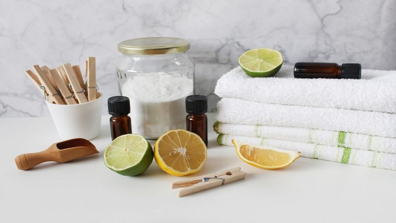 پاک کردن چسب لاستیک و چسب سفید از روی لباس