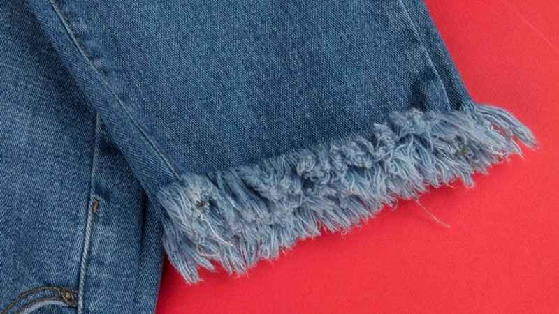 چطوری پایین شلوار جین را ریش ریش کنیم؟