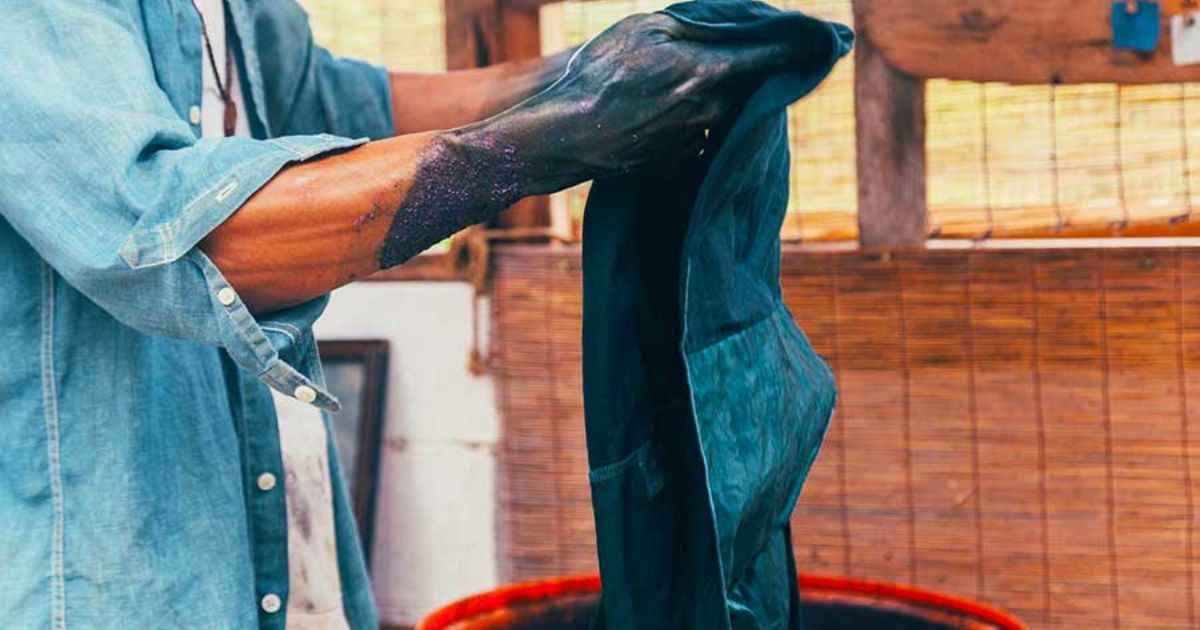 ۱۰ اشتباه رایج در رنگرزی پارچه در خانه و راهکارهایی برای جلوگیری از لک و نایکنواختی