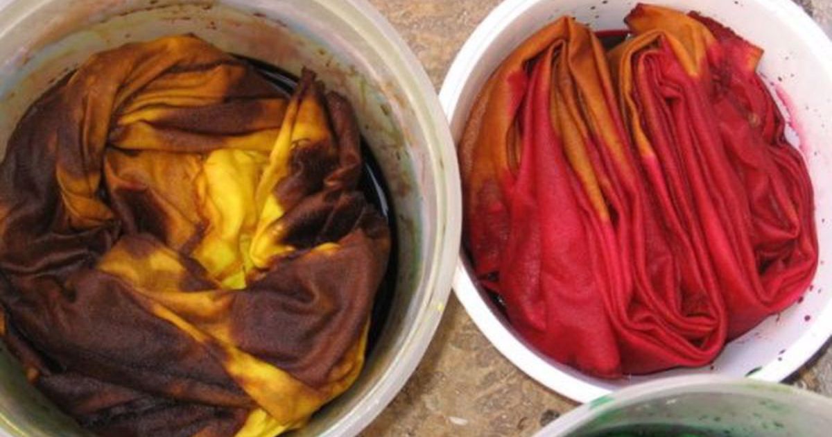  اشتباه رایج در رنگرزی پارچه در خانه رعایت نکردن دمای مناسب آب هنگام رنگرزی